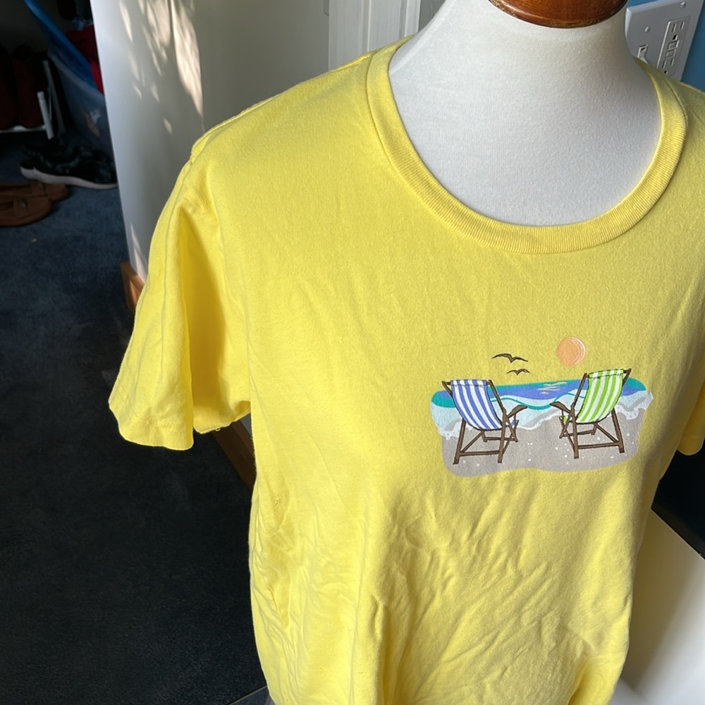 Fresh Produce yellow T shirt tee shirt beach chairs medium - Picture 3 of 4
